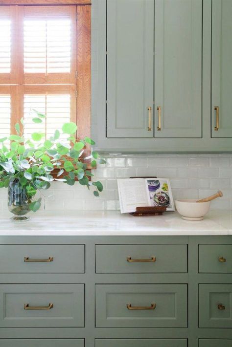 A round-up of the best green kitchen cabinet paint colors for the hottest bold kitchen color trend. #greenkitchen #kitcheninspiration #paintcolors #greenpaint #kitcheninspiration #boldkitchen #greencabinets #greenpaintcolor #paintinspiration #kitchentrend #paintingkitchencabinets Sage Kitchen, Kitchen Cabinet Inspiration, Cabinet Inspiration, Kitchen Cabinet Trends, Sage Green Kitchen, Bold Kitchen, Painted Kitchen Cabinets Colors, Green Kitchen Cabinets, Green Cabinets