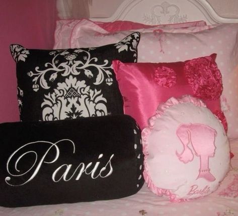 Barbie Girls Room, Parisian Room, 2000s Room, Paris Themed Bedroom, Pink Accent Walls, Parisian Vintage, Parisian Bedroom, Custom Bedroom, Girl Room Inspiration