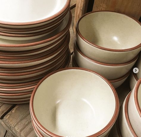 Authentic Dinnerware Made in the USA That You Can Buy Online - The Mood Guide Heath Ceramics Dinnerware, Everyday Dishes Dinnerware Sets Casual, Lead Free Dinnerware, Non Toxic Dinnerware, Rustic Dinnerware Sets, Retro Dinnerware, Farmhouse Dishes, Farmhouse Dinnerware Sets, Corelle Dinnerware Set