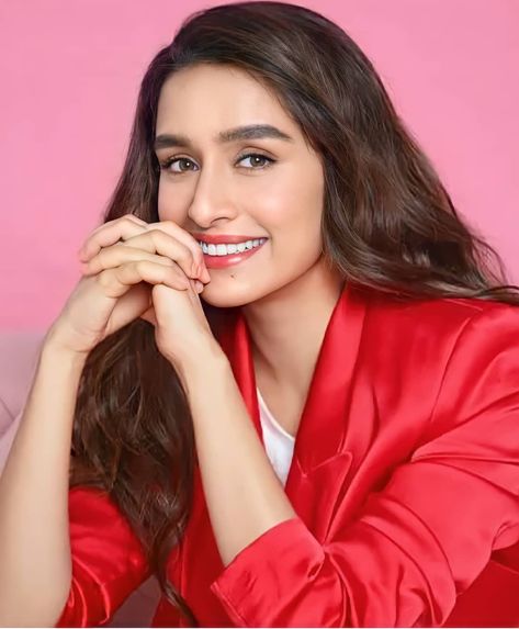 1,181 Likes, 9 Comments - Shraddha Kapoor Fan Page 💜 (@shraddhaxlove) on Instagram: “Beauty @shraddhakapoor ❤” Shraddha Kapur Images Hd, Shradha Kapur Full Hd Photos, Family Photos With Baby, Shraddha Kapoor Cute, Actress Without Makeup, Instagram Beauty, Shraddha Kapoor, Bollywood Girls, Bollywood Celebrities