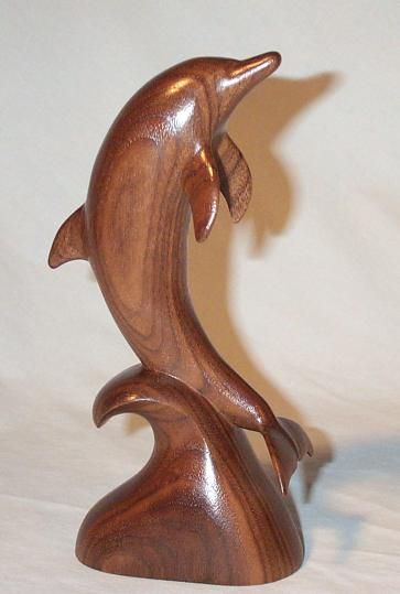 Ornamental Wood Carving, Tre Kunst, Dolphin Decor, Wood Sculpture Art, Wood Craft Patterns, Simple Wood Carving, Wood Jewelery, Carved Wood Sculpture, Dremel Wood Carving