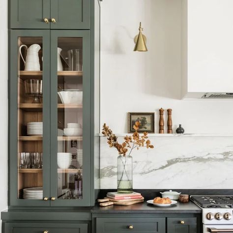 75 Kitchen with Green Cabinets and Black Countertops Ideas You'll Love - April, 2024 | Houzz Glass Kitchen Cabinet Doors, Cabinets With Glass Doors, Upper Kitchen Cabinets, Shaker Kitchen Cabinets, Green Kitchen Cabinets, Classic Kitchen, Home Luxury, Green Cabinets, Kitchen Farmhouse