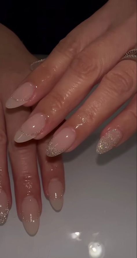 Glossy Sparkly Nails, Nails That Match Champagne Dress, Expensive Nails Aesthetic, Simple Glitter Nail Designs, Champagne French Tip Nails, Sparkly Neutral Nails, Going Out Birthday Outfit, Chrome Nails With Glitter, Acrylic Nails Almond Glitter