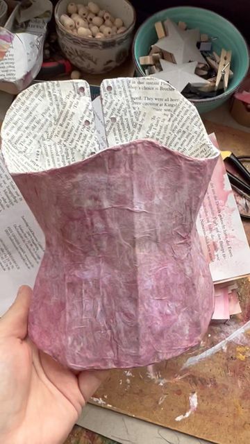 Paper Corset Diy, Paper Mache Corset, Corset Sculpture, Cardboard Corset, Newspaper Corset, Corset Template, Ballet Sculpture, Paper Corset, Corset Diy