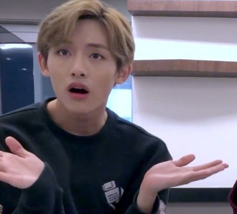 Nct Winwin, Funny Kpop Memes, Memes Kpop, Relationship Memes, Cartoon Jokes, Meme Faces, Kpop Funny, Funny Faces, Best Memes