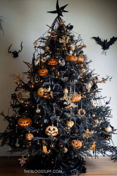 60 Christmas Tree Decor Ideas to Inspired You Diy Halloween Fairy Garden, Scary Halloween Cakes, Scary Tree, Halloween Fairy Garden, Nightmare Before Christmas Tree, Halloween Christmas Tree, Christmas Tree Decor Ideas, Tree Decor Ideas, Halloween Fairy