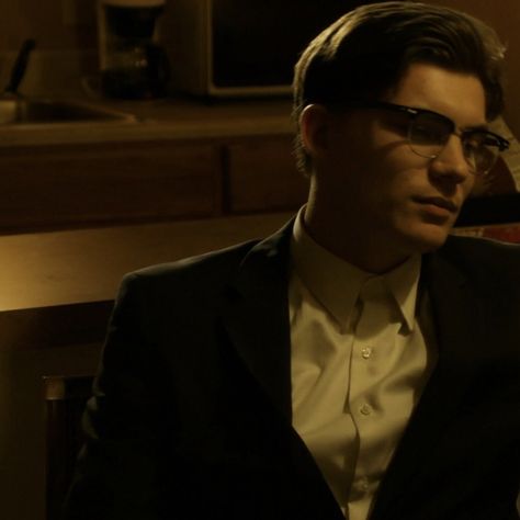 Dark Academia Men, Zane Holtz, The Secret History Aesthetic, Henry Winter, Chaotic Academia, History Professor, Donna Tartt, Natural Therapy, Dark Academia Aesthetic