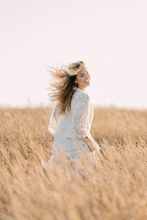 Golden fields, 
Boho portrait, 
Romantic Portrait, 
Sunset Photoshoot,
Auckland,
New Zealand Golden Hour Portrait Photo Ideas, Solo Fall Photoshoot, Fall Solo Photoshoot, Self Love Photoshoot Ideas Outdoor, Golden Hour Photoshoot Ideas, Boho Portrait Photography, Woman Nature Photoshoot, Sunset Field Photoshoot, Photoshoot Ideas Field