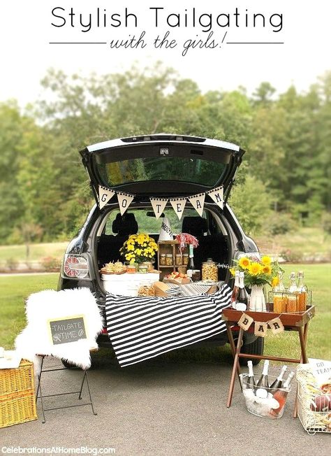 Flora Designs, Outdoor Picnic Party, Football Tailgate Party, Football Tailgate, Tailgating Recipes, Football Decorations, Champagne Bar, Tailgate Food, Festa Party