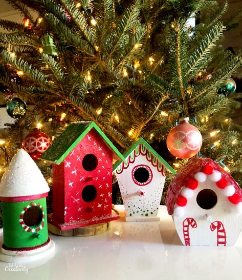 Painted Gingerbread, Hand Painted Birdhouses, Birdhouse Ornaments, Birdhouse Craft, Gingerbread Christmas Tree, Christmas Crafty, Gingerbread Christmas Decor, Bird Houses Painted, Decorative Bird Houses