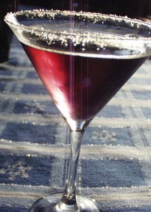 Sugar Plum Martini (3 oz grape vodka 1⁄4 oz blue curacao 1⁄4 oz grenadine 1 dash tonic water) Grape Vodka, Sugarplum Fairy, Drink Syrups, Plum Wine, Sugar Plum Fairy, Holiday Cocktail, Martini Recipes, Christmas Cocktails, Capitol Hill