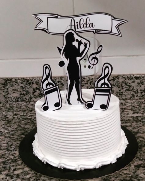 Microphone Cake, Musica Disco, 40th Birthday Parties, 40th Birthday, Karaoke, Cake Toppers, Dubai, Birthday Cake, Birthday Party