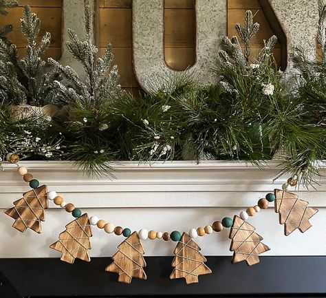 Christmas decor Wooden Tree Garland, Christmas Wooden Garland, Wooden Bead Christmas Decorations, Wooden Garland Christmas Tree, Wood Christmas Garland, Wooden Christmas Garland, Rustic Christmas Garland Diy, Diy Christmas Bead Garland, Diy Wooden Bead Ornaments