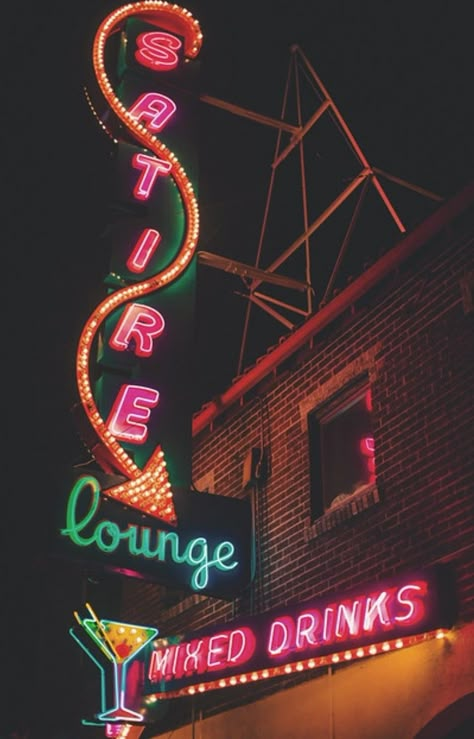 Pretty Restaurants, American Kitsch, City Signage, Restaurant Bar Ideas, Neon Wonderland, Neo Futurism, Cover Art Inspiration, Heaven Or Las Vegas, Horror Vibes