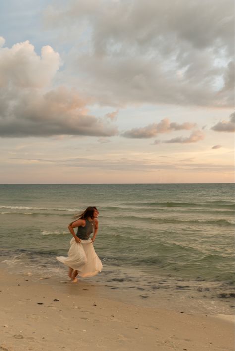 Beach Documentary Photography, Naples Florida Aesthetic, Running On The Beach Aesthetic, Beach Film Aesthetic, Florida Beach Aesthetic, Hawaii Trip Outfits, Beach Film Photography, Cinematic Photos, Beach Film