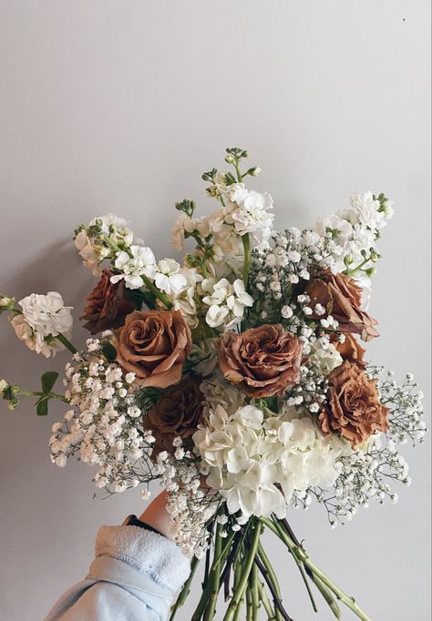 White and brown wedding bouquet. Perfect for the neutral-loving bride. Arrangement by me @madelynbauerly @madelynb_photography on instagram Brown Wedding Flowers Bouquets, Neutral Aesthetic Wedding Theme, White And Taupe Wedding Bouquet, Wedding Flower Arrangements Neutral, Fall Color Palette Wedding Flowers, Champagne Brown Green Wedding, Tan And White Flower Bouquet, Champagne Colored Bouquet, Mocha And Cream Wedding