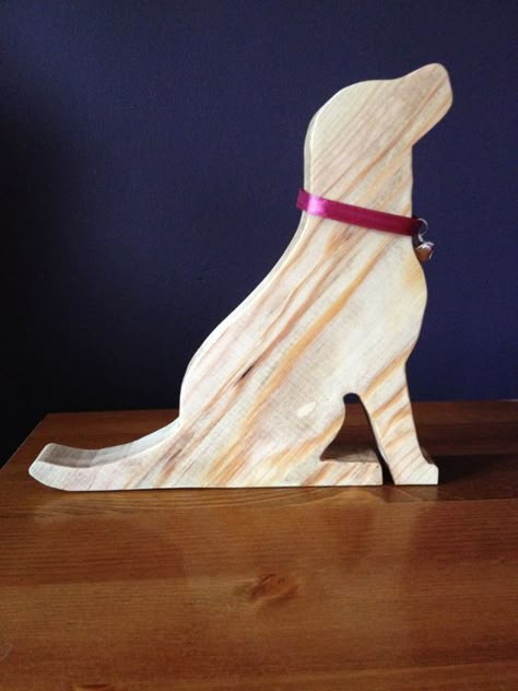 Tre Kunst, Door Topper, Woodworking Tools Workshop, Wood Craft Projects, Wooden Dog, Wood Animal, Scrap Wood Projects, Diy Holz, Door Stops