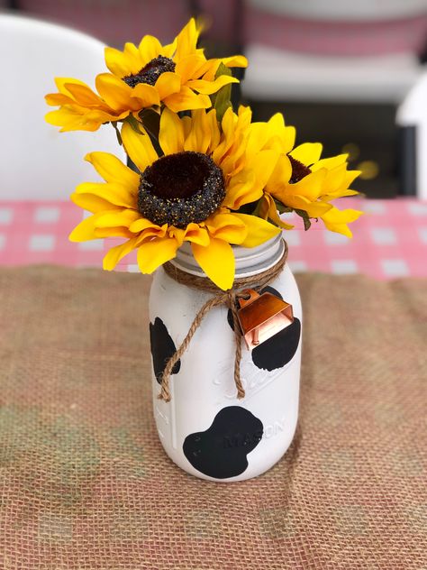 Cow Baby Shower Theme, Cow Print Birthday, Cow Birthday Parties, Barnyard Birthday Party, Cow Baby Showers, Birthday Centerpiece, Farm Theme Birthday, Sunflower Party, Farm Baby Shower