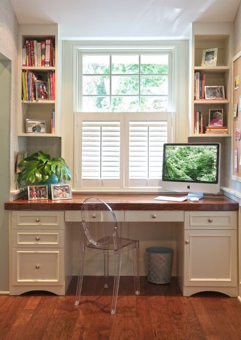 Double-Duty Home Office Space Home Office Traditional, Homework Area, Traditional Home Office, House Shelves, Small Space Office, Small Room Design, Small Home Office, Built In Desk, Modern Home Office