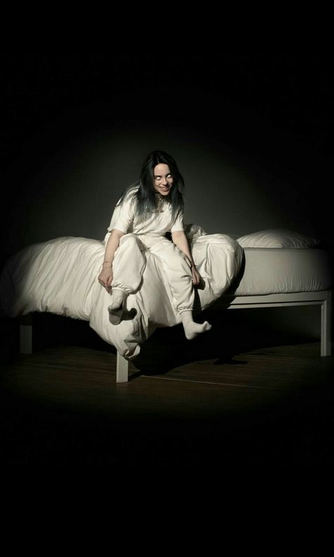 Billie Eilish Bury A Friend, Bury A Friend, Billie Eilish Vídeos, Go Wallpaper, Cover Wallpaper, Wallpaper Collage, Friends Wallpaper, Fall Asleep, Black & White