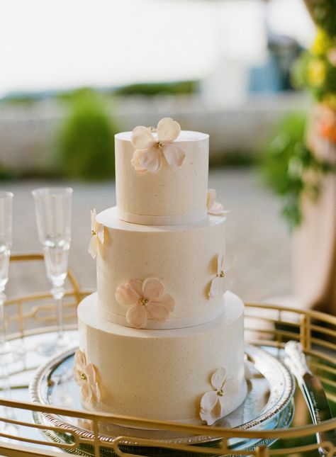 Quiet Luxury Wedding, The Wedding Bliss, Santa Lucia Preserve, Mini Wedding Cakes, Carmel California, Santa Lucia, Whimsical Wedding, Quiet Luxury, Wedding Shots