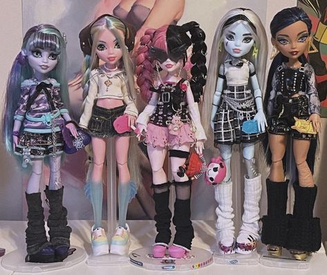 New Monster High Dolls, Monster High Doll Clothes, Arte Monster High, Fiona Apple, Monster High Pictures, Moster High, Catty Noir, Custom Monster High Dolls, Doll Aesthetic