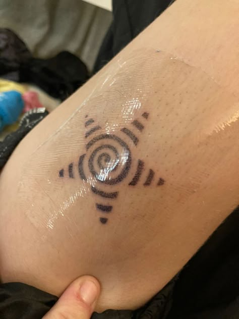 Spiral Star Tattoo, Daria Tattoo, Spiral Star, Swirl Tattoo, Spiral Tattoos, Tattoo Shading, Stick N Poke Tattoo, Star Tattoo, Cute Tiny Tattoos