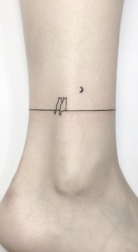 Stick figure style cats tattoo on ankle Minimalistic Cat Tattoo, Tattoo Couples, Miniature Tattoos, Tattoo Pretty, A Small Tattoo, Cat Tattoo Simple, Friends Tattoo, Tattoo Finger, Couples Tattoo