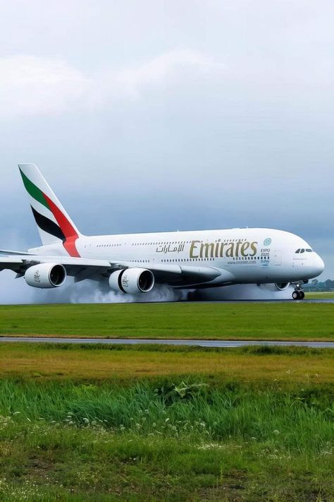 Emirates Emirates Logo, Flight Logo, Emirates Flights, Travel Hacks Airplane, Emirates Airline, Airplane Travel, Air France, Clever Hacks, Pretty Good