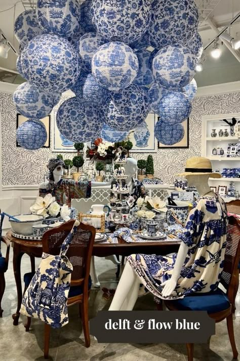 It’s no secret that my favorite color is blue. All shades of blue, I am not biased. But this year Deft and Flow blue was very prevalent. From traditional planters to wallpaper and fabrics, art, lamps, and dinnerware this busy happy pattern has come alive. #delft #homedecor Cape Cod Decor, Blue White Weddings, Art Lamps, Blue Dishes, Chinoiserie Decorating, Blue And White Chinoiserie, Blue White Decor, Blue Toile, Hanging Picture Frames