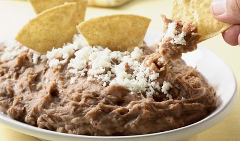 Frijoles refritos son populares para comer con chips de maíz. Se puré luego frito. Frijoles Refritos, Avocado Sauce, Recipe Images, Rice Krispie Treat, Amazing Food, Apple Pie, Mexican Food Recipes, Mashed Potatoes, Oatmeal