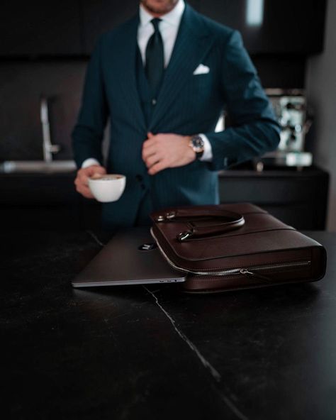 Smart Man Aesthetic, Salesman Aesthetic, Businessman Aesthetic, Business Man Photography, Men Luxury Lifestyle, Maclaren Cars, Luxury Lifestyle Rich Life, Mens Luxury Lifestyle, Man Aesthetic