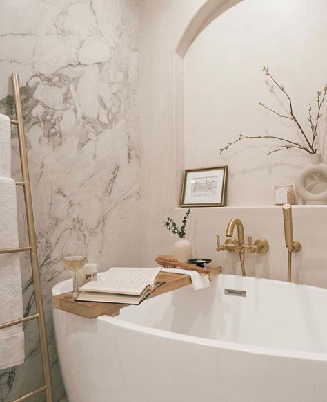 lime plaster artisans on Instagram: “Tadelakt walls for this outstanding bathroom design by @fernandfigdesign … with handmade bullnose niche edges. <> photos by @ericbranover” Tub In Alcove, Tub Niche, Dining Room Corner, Lime Plaster, Standing Tub, Chic Home Design, Built In Banquette, Compact House, Dining Room Spaces