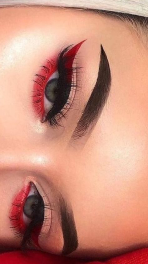 Devil Makeup Women Halloween, Devil Makeup Ideas Halloween, Devil Costume Hair Ideas, Devil Costume Women Ideas, Women’s Devil Makeup, Devil Costume Makeup Easy, Pink Devil Makeup, Womens Devil Makeup, Red Halloween Eye Makeup