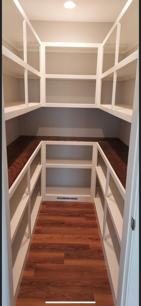 Pantry Closet Design, Pantry Layout, Beautiful Pantry, Dream Pantry, House Pantry, Pantry Room, Kitchen Tools Design, Pantry Remodel, Pantry Shelving