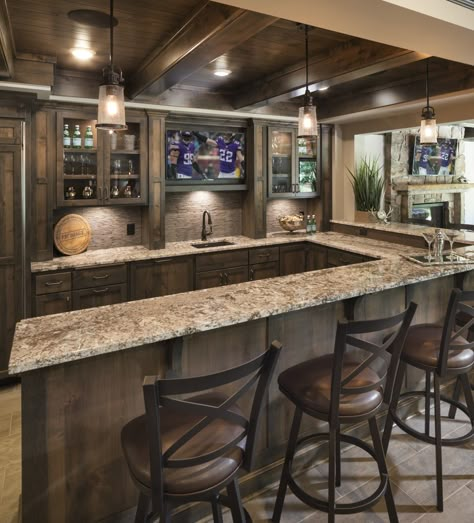 Basement Bar Remodel, Rustic Basement Bar, Basement Bar Plans, Bar Corner, Home Bar Ideas, Basement Bar Design, Home Wet Bar, Bar Mini, Rustic Basement