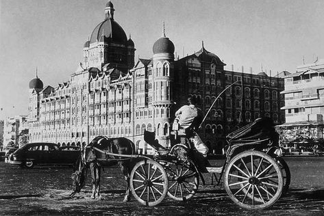 A P&O Passage to India Taj Mahal Hotel Mumbai, Places In Mumbai, Mumbai City, Forgotten Places, Revival Architecture, Vintage India, History Of India, Horse Carriage, New Museum