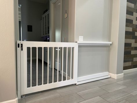 Pocket Gate, Indoor Gates, Wooden Gate Designs, Diy Dog Gate, Diy Baby Gate, Baby Pets, Stair Gate, Custom Gates, Baby Gate