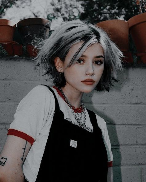 Dyed Hair Inspiration, Hair Inspiration Short, Penteado Cabelo Curto, Hair Dye Colors, Hair Reference, Short Hair Haircuts, Hair Inspiration Color, Hair Inspo Color, American Beauty