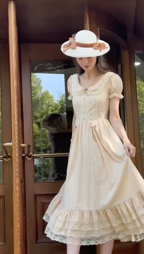 Cottagecore Pastel Outfit, Country Core Aesthetic Outfits, Old Fashion Dresses 1800 Style, Vintage Princess Aesthetic Dress, Vintage Pastel Outfits, Old Fashion Dresses Vintage Classy, Princess Core Aesthetic Outfit, Princess Core Outfit, Vestido Cottagecore