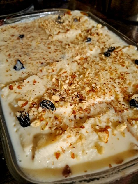 Umm Ali | Arabic Dessert Umm Ali Recipe, Umm Ali, Caramel Bread Pudding, Arabic Desserts, Arabic Dessert, Butterscotch Pudding, Coconut Chutney, Vegetarian Snacks, Vegetarian Breakfast