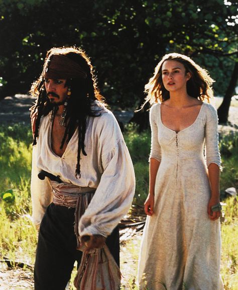 Pirates of the Caribbean: The Curse of the Black Pearl Elizabeth Swann Costume, Jack Sparrow Costume, Pirate Aesthetic, Smart Man, Caribbean Outfits, Mena Suvari, Kaptan Jack Sparrow, Elizabeth Swann, Elizabeth Turner