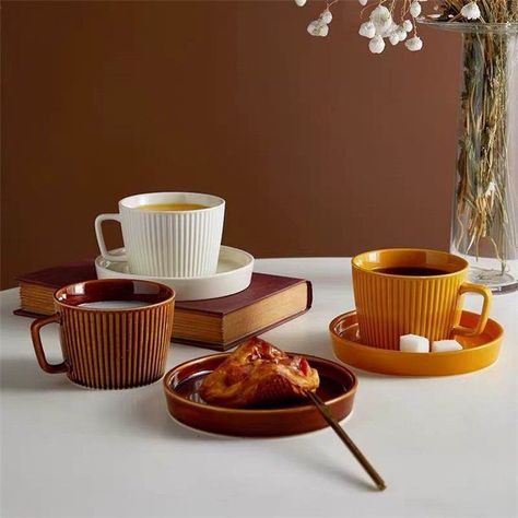 Start your day with something good, make a good cup of coffee or drink a cup of milk tea...  
This is a very simple color and appearance, glazed craftsmanship, feel warm.
Three colors, very suitable for autumn and winter. ☕ Vintage Coffee Cups, Unique Breakfasts, Yellow Coffee, Cerámica Ideas, Retro Coffee, Coffee Dripper, Breakfast Cups, Retro Lighting, Coffee Cups And Saucers