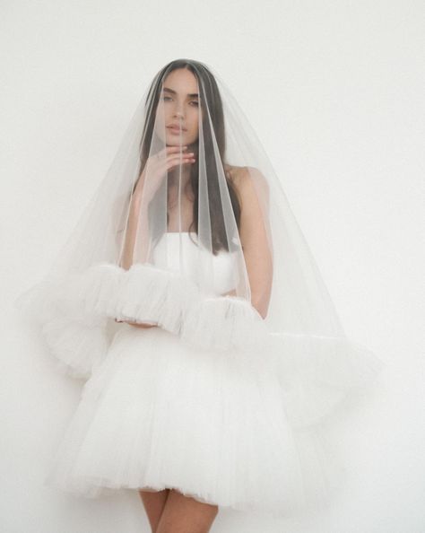 A moment in time: Scarlet mini wedding dress, Tina tulle veil—pure, unspoken elegance🤍 Shop online at havedressstore.com #scarlet_hd #tina_hd #havedress Bride Photoshoot Studio, Ruffle Veil, Veil For Bride, Shoulder Length Veil, Bridal Photo, Mini Wedding Dresses, Bride Veil, Bride Photoshoot, Wedding Veil Accessories