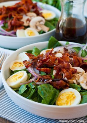 Low Carb Veggie, Warm Bacon Dressing, Salad Macaroni, Hot Bacon Dressing, Bacon Dressing, Spinach Salad Recipes, Salad Pasta, God Mat, Spinach Salad