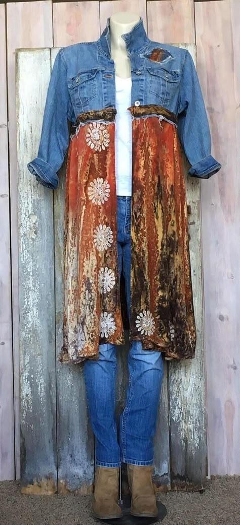 Umgestaltete Shirts, Ropa Upcycling, Clothing Upcycle, Upcycle Clothes Diy, Recycled Sweaters, Repurposed Clothing, Estilo Hippie, Denim Ideas, Altered Couture