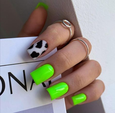 Nail Colors Summer, Nail Ideas Summer, Makeup Nails Designs, Cow Nails, Summer Nail Colors, Hippie Nails, Green Nail Designs, Summer Nail Ideas, Cute Acrylic Nail Designs