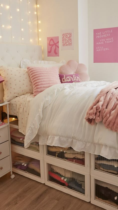 Light Pink Sheets Aesthetic, Dorm Pink Aesthetic, Cute Dorm Organization, Dorm Room Light Pink, Cute Dorm Bedding, Pink Theme Dorm Room, Pink Coquette Dorm Room, Underbed Storage Dorm, Light Pink And White Dorm Room