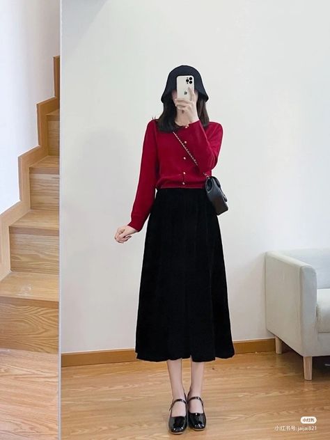 Red Shirt Black Skirt Outfits, Yn Pictures, Long Skirt Outfits Korean, Red Black Outfit, Christmas Ootd, Shopee Finds, Safari Outfit, Rok Outfit, Black Frock