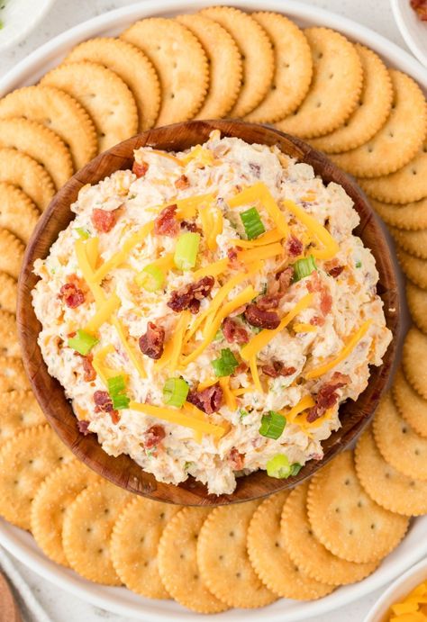 Easy Million Dollar Dip tastes like a million bucks with its amazing combination of ingredients! Cream cheese, mayonnaise, bacon, and cheese. Million Dollar Dip Recipe, Million Dollar Dip, Cheese Whiz, Club Crackers, Wheat Thins, Bacon And Cheese, Easy Dips, Creamy Dip, Dip Recipes Easy